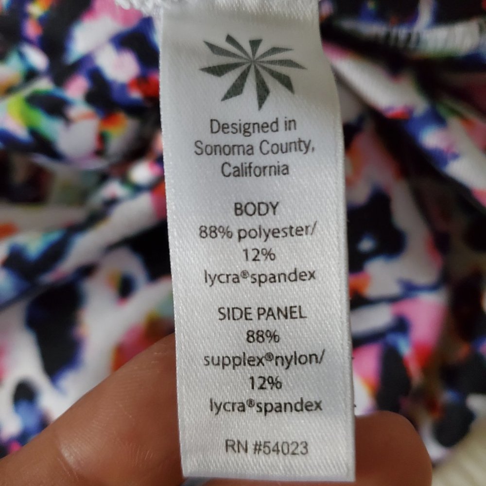 Athleta High Rise Watercolor Chaturanga Capri Leggings Size XL - Picture 11 of 15